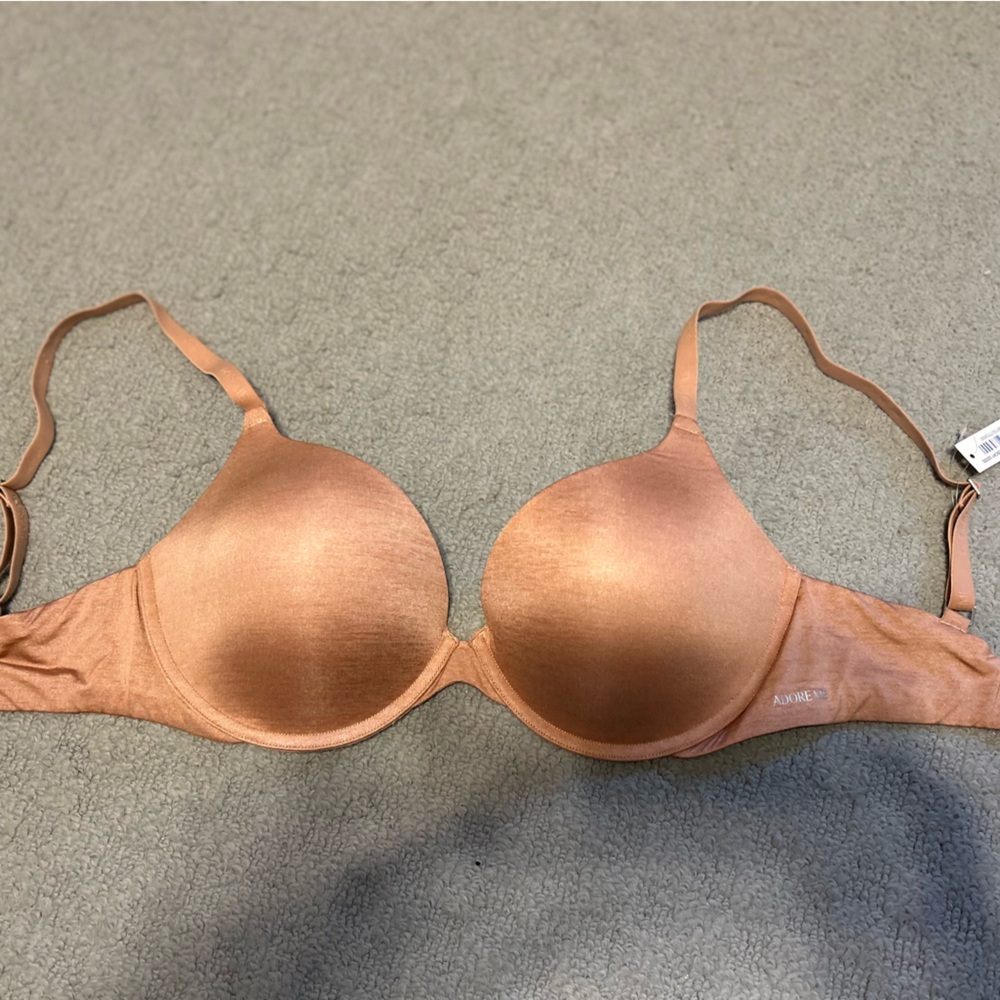 NWT Adore Me Satin T-Shirt Bra in neutral